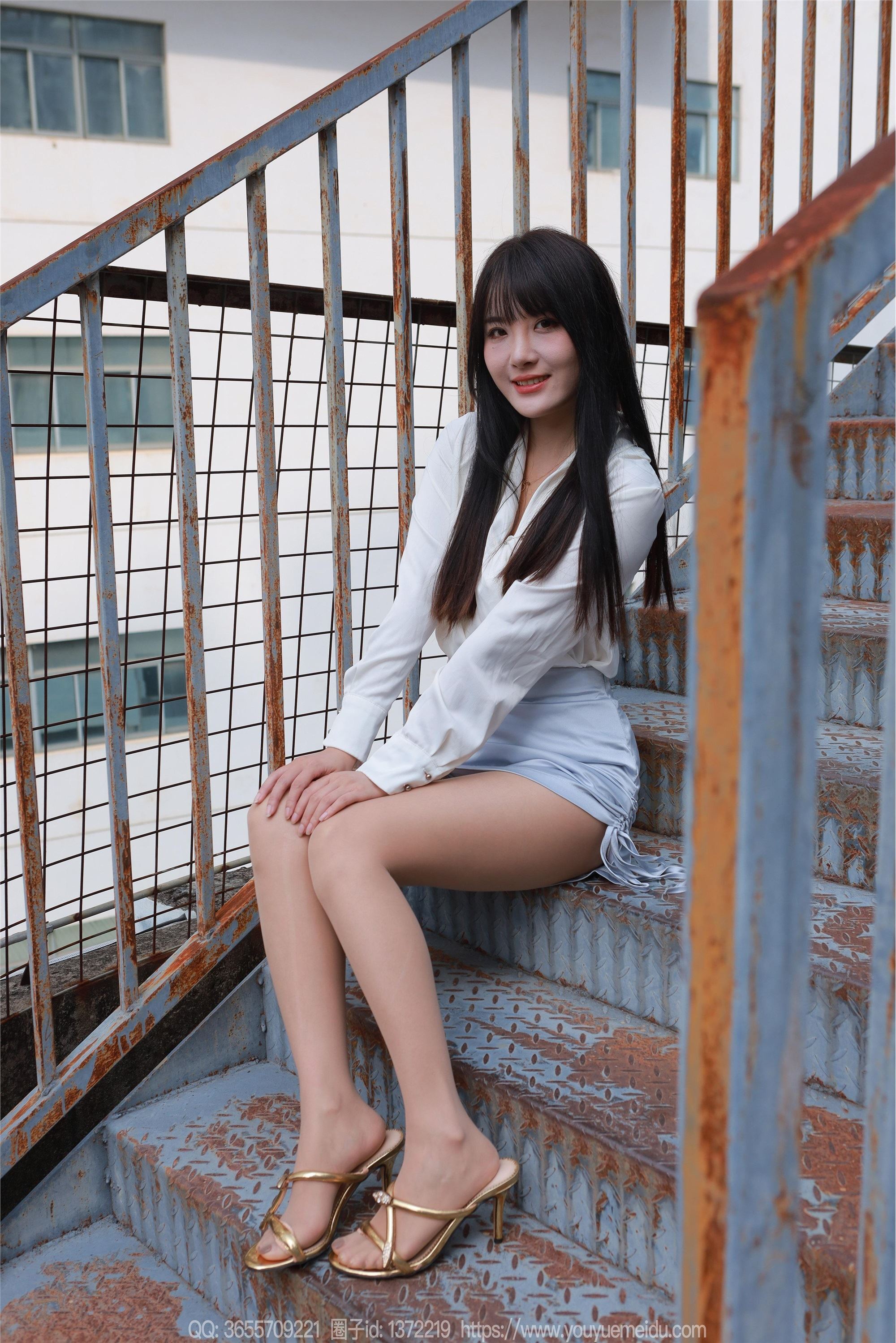 IESS异思趣向  2024.11.08 丝享家 1893 婉萍《蓝色短裙（上）》